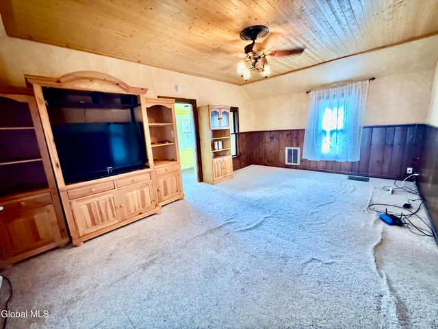 22 Crailo Lane, Schodack, NY 12123