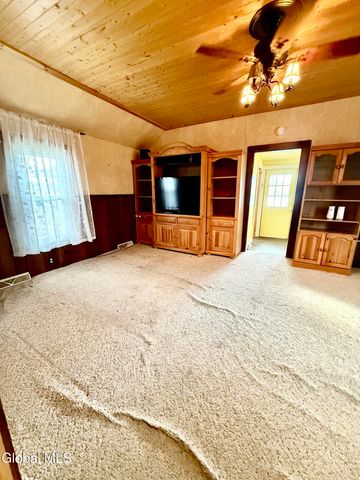 22 Crailo Lane, Schodack, NY 12123