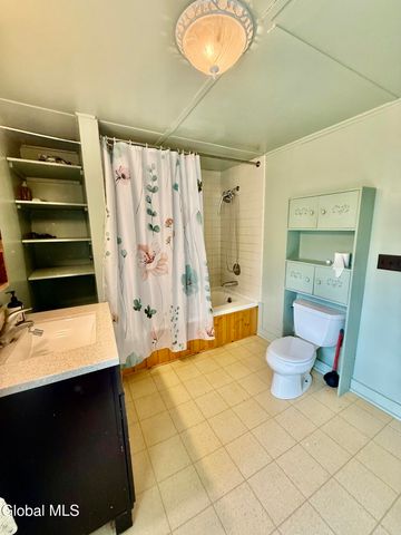 22 Crailo Lane, Schodack, NY 12123