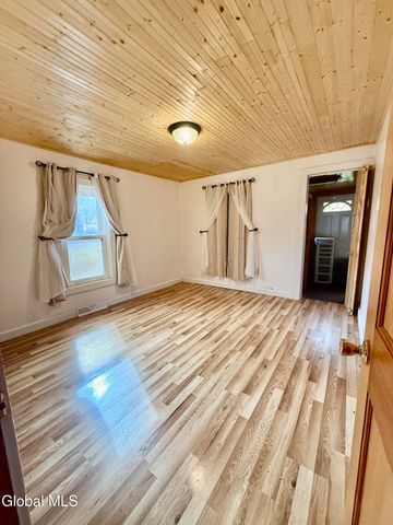 22 Crailo Lane, Schodack, NY 12123