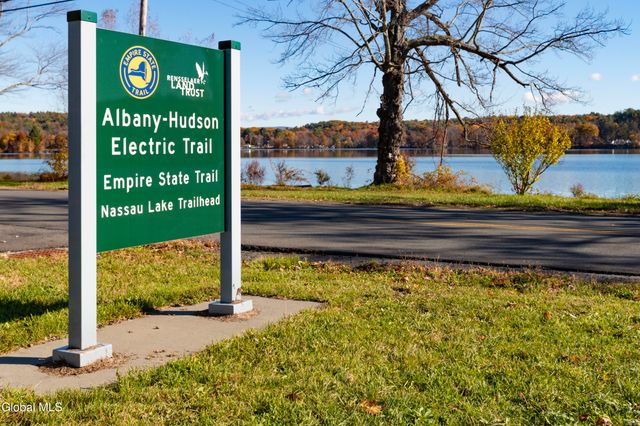 22 Crailo Lane, Schodack, NY 12123