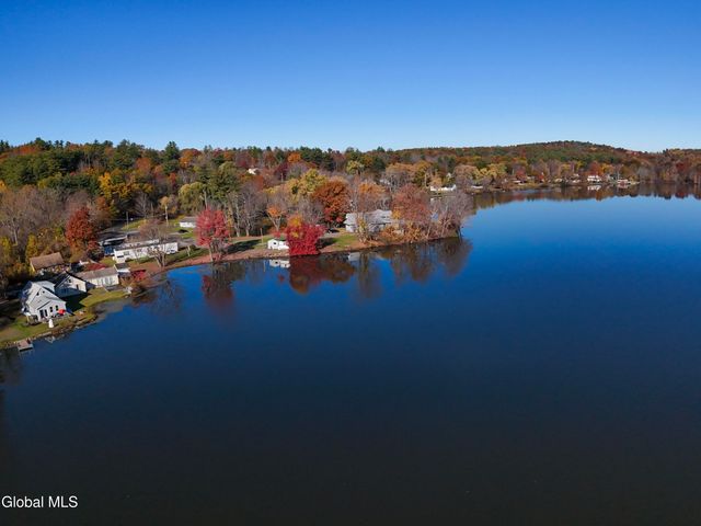 22 Crailo Lane, Schodack, NY 12123