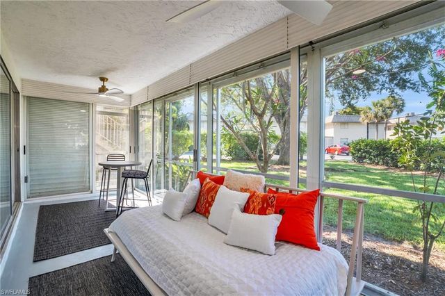1549 Sandpiper ST 79, Naples, FL 34102