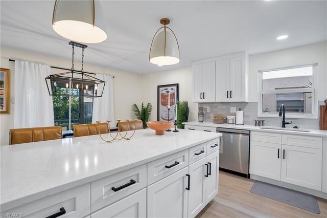 1549 Sandpiper ST 79, Naples, FL 34102