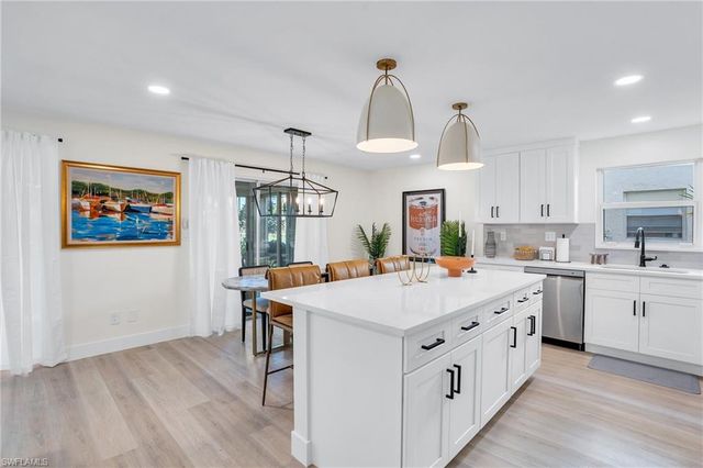 1549 Sandpiper ST 79, Naples, FL 34102