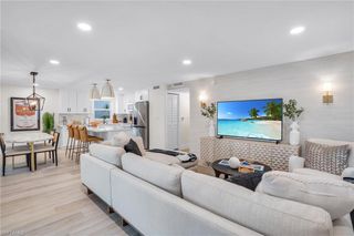 1549 Sandpiper ST 79, Naples, FL 34102