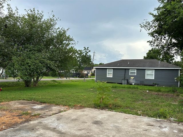 5345 Higgins Street, Houston, TX 77033