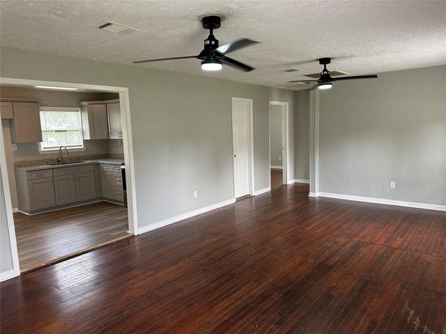 5345 Higgins Street, Houston, TX 77033