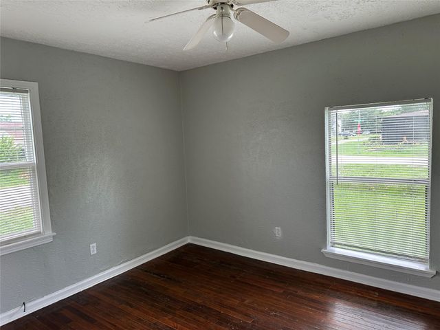 5345 Higgins Street, Houston, TX 77033