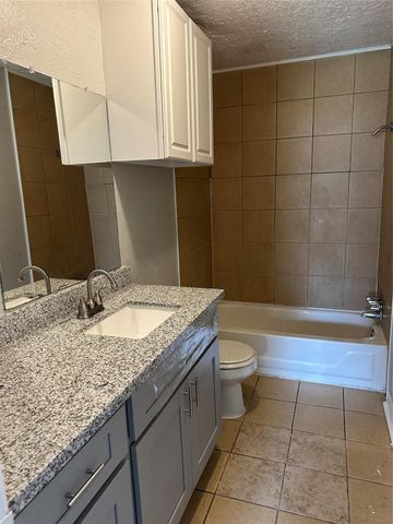 5345 Higgins Street, Houston, TX 77033