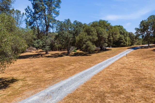 3071 Springhill Rd, Somerset, CA 95684