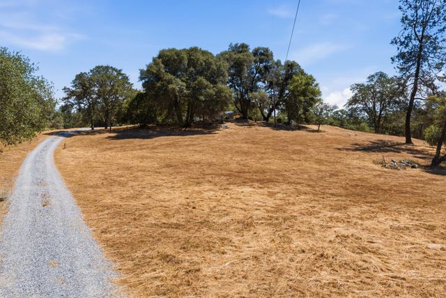 3071 Springhill Rd, Somerset, CA 95684