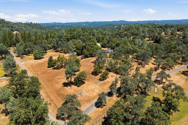 3071 Springhill Rd, Somerset, CA 95684