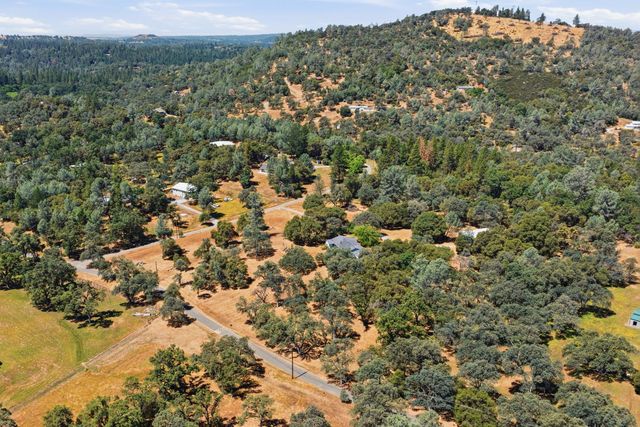 3071 Springhill Rd, Somerset, CA 95684