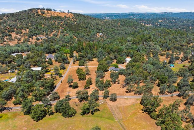 3071 Springhill Rd, Somerset, CA 95684