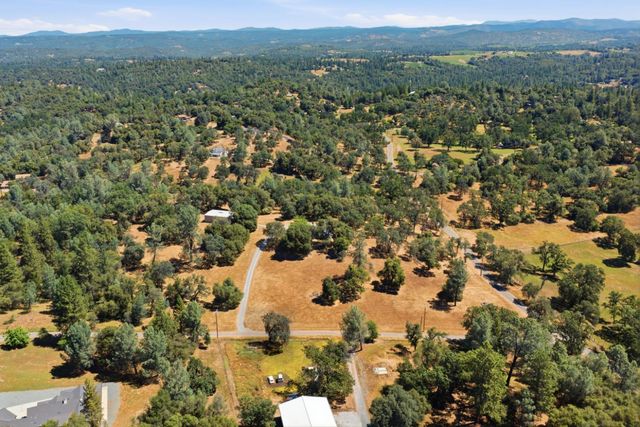3071 Springhill Rd, Somerset, CA 95684
