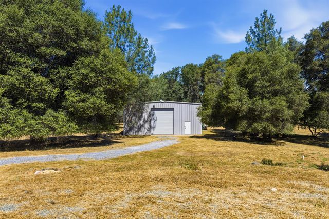 3071 Springhill Rd, Somerset, CA 95684