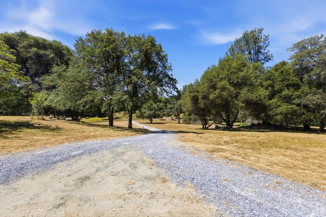 3071 Springhill Rd, Somerset, CA 95684