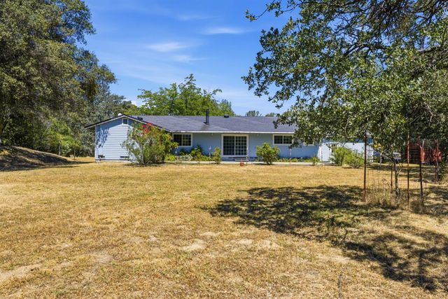 3071 Springhill Rd, Somerset, CA 95684