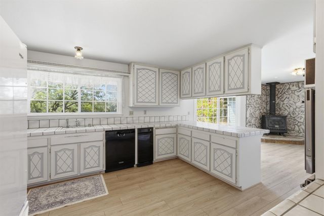 3071 Springhill Rd, Somerset, CA 95684