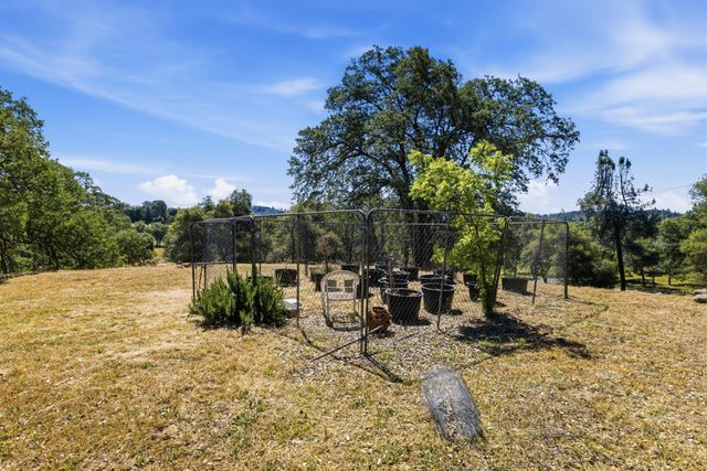 3071 Springhill Rd, Somerset, CA 95684