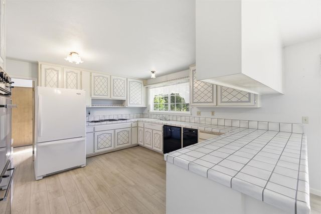 3071 Springhill Rd, Somerset, CA 95684