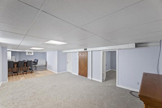 314 Sunset DRIVE, Pewaukee, WI 53072