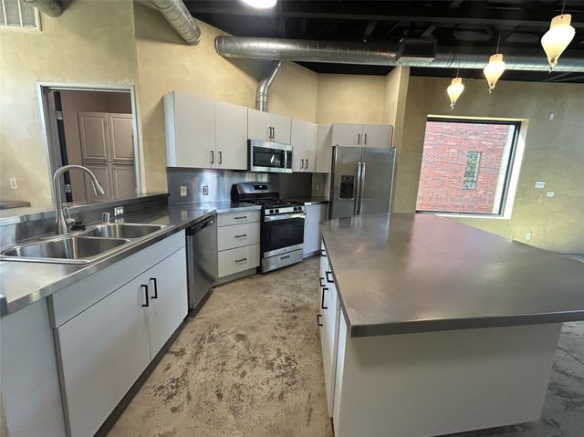 829 W Daggett Avenue H, Fort Worth, TX 76104