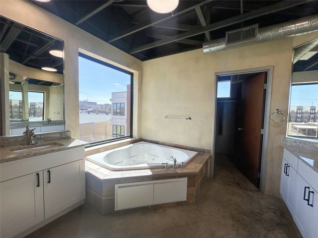 829 W Daggett Avenue H, Fort Worth, TX 76104