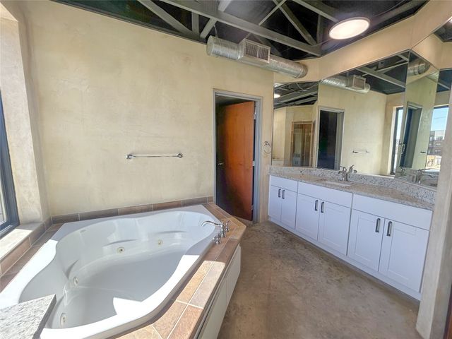 829 W Daggett Avenue H, Fort Worth, TX 76104