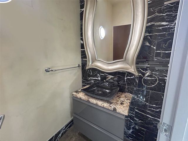 829 W Daggett Avenue H, Fort Worth, TX 76104