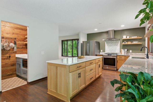 303 S Cove Road, Troy Twp, WI 54016