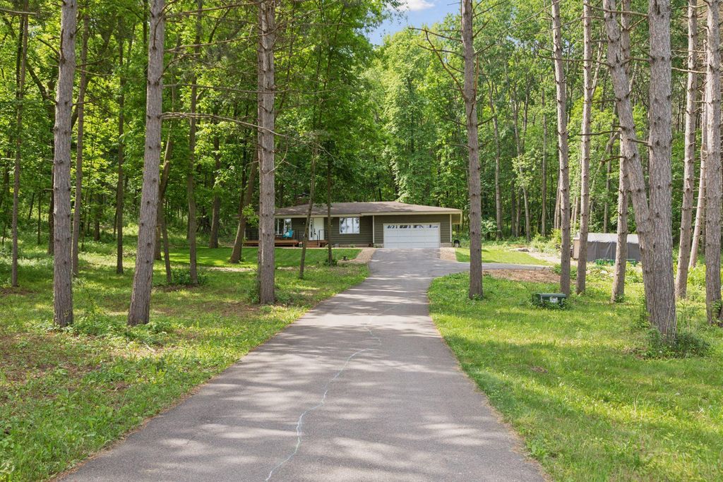 303 S Cove Road, Troy Twp, WI 54016