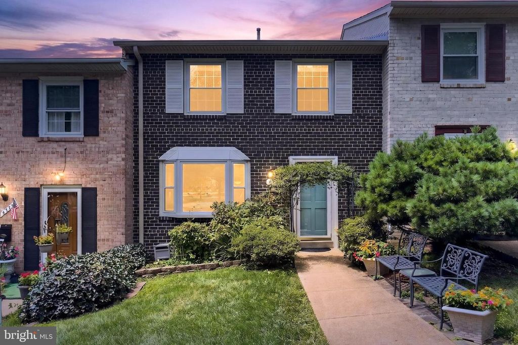 4720 EXETER ST, Annandale, VA 22003