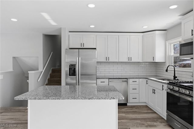 4084 Dennis Lane, Brunswick, OH 44212