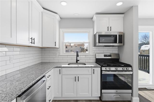 4084 Dennis Lane, Brunswick, OH 44212