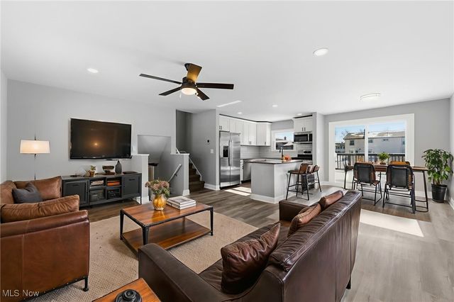 4084 Dennis Lane, Brunswick, OH 44212