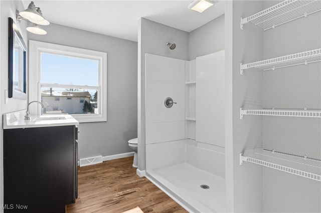 4084 Dennis Lane, Brunswick, OH 44212