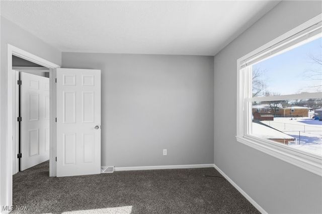 4084 Dennis Lane, Brunswick, OH 44212