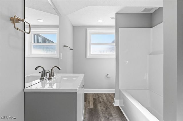 4084 Dennis Lane, Brunswick, OH 44212