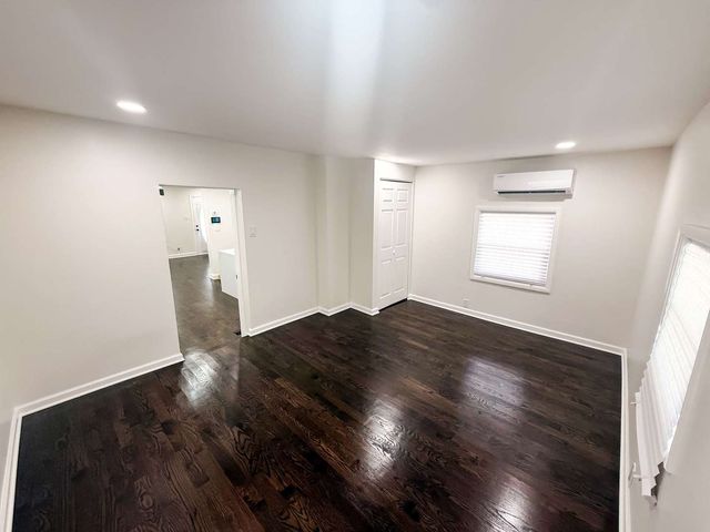 9415 S Peoria Street, Chicago, IL 60620