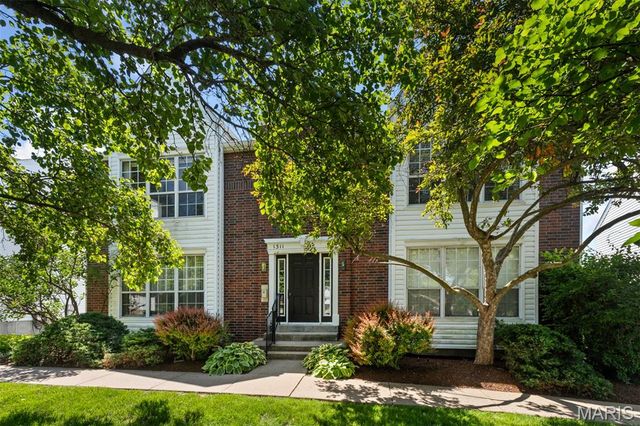 1311 Crossings Court C, Ballwin, MO 63021