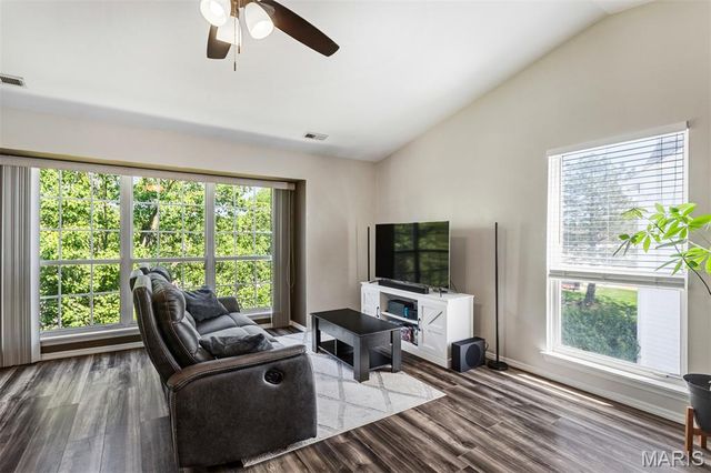 1311 Crossings Court C, Ballwin, MO 63021