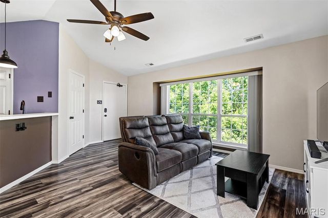 1311 Crossings Court C, Ballwin, MO 63021