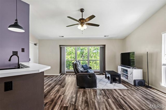 1311 Crossings Court C, Ballwin, MO 63021