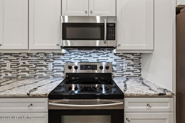 7839 HEATHER LAKE Court E, Jacksonville, FL 32256