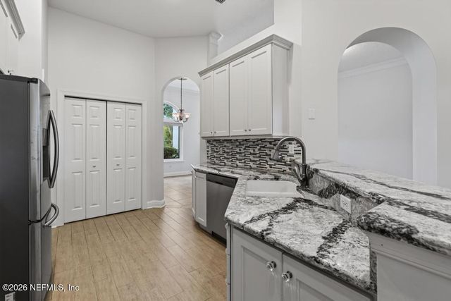 7839 HEATHER LAKE Court E, Jacksonville, FL 32256