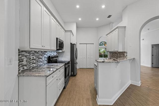7839 HEATHER LAKE Court E, Jacksonville, FL 32256