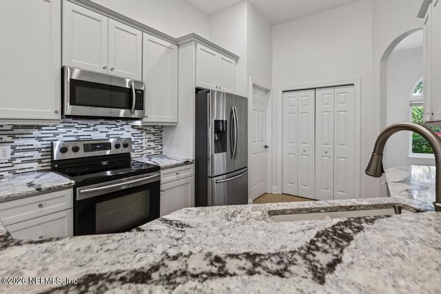 7839 HEATHER LAKE Court E, Jacksonville, FL 32256