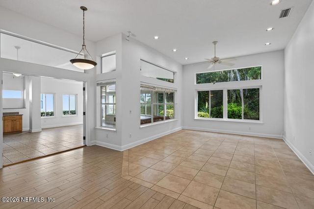 7839 HEATHER LAKE Court E, Jacksonville, FL 32256